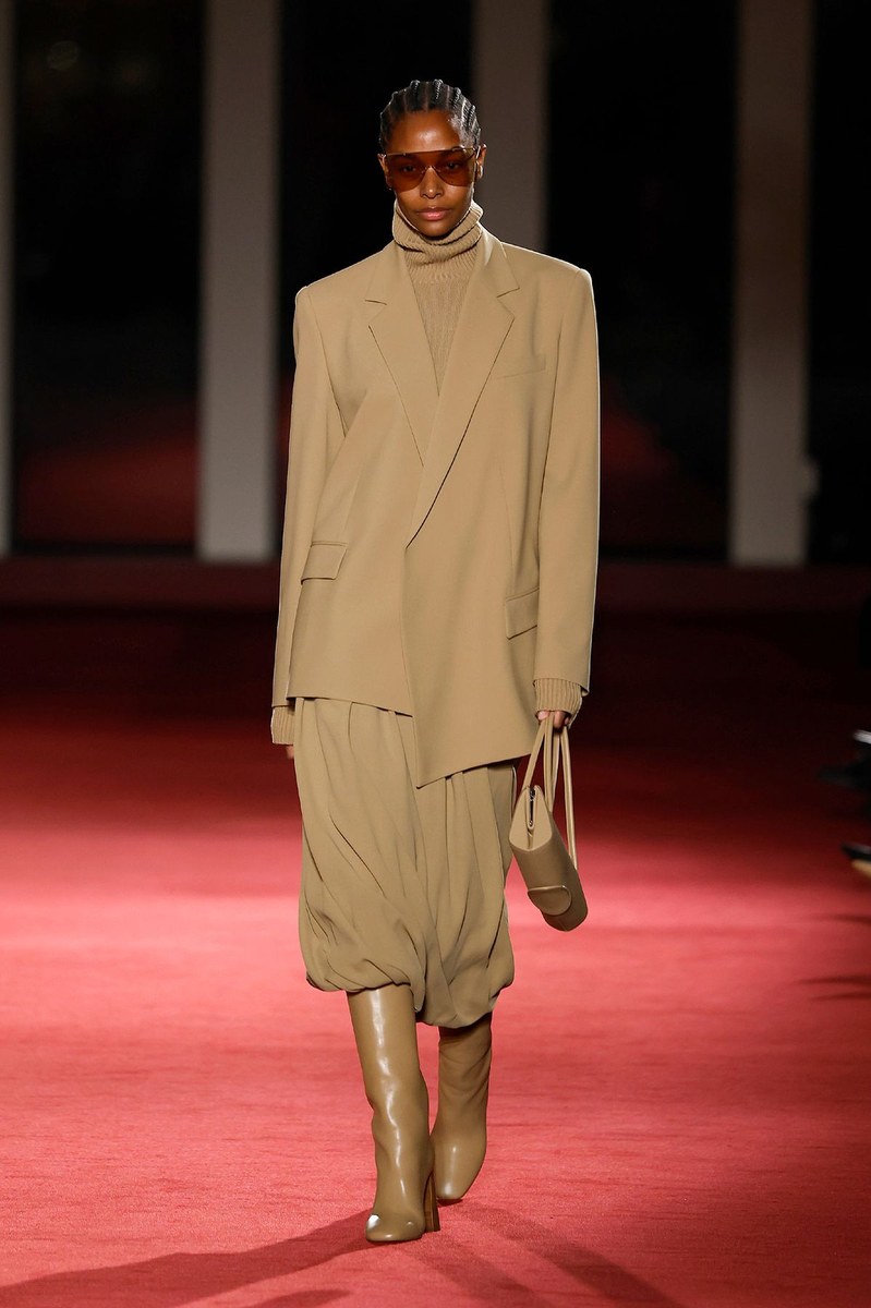 Look 25