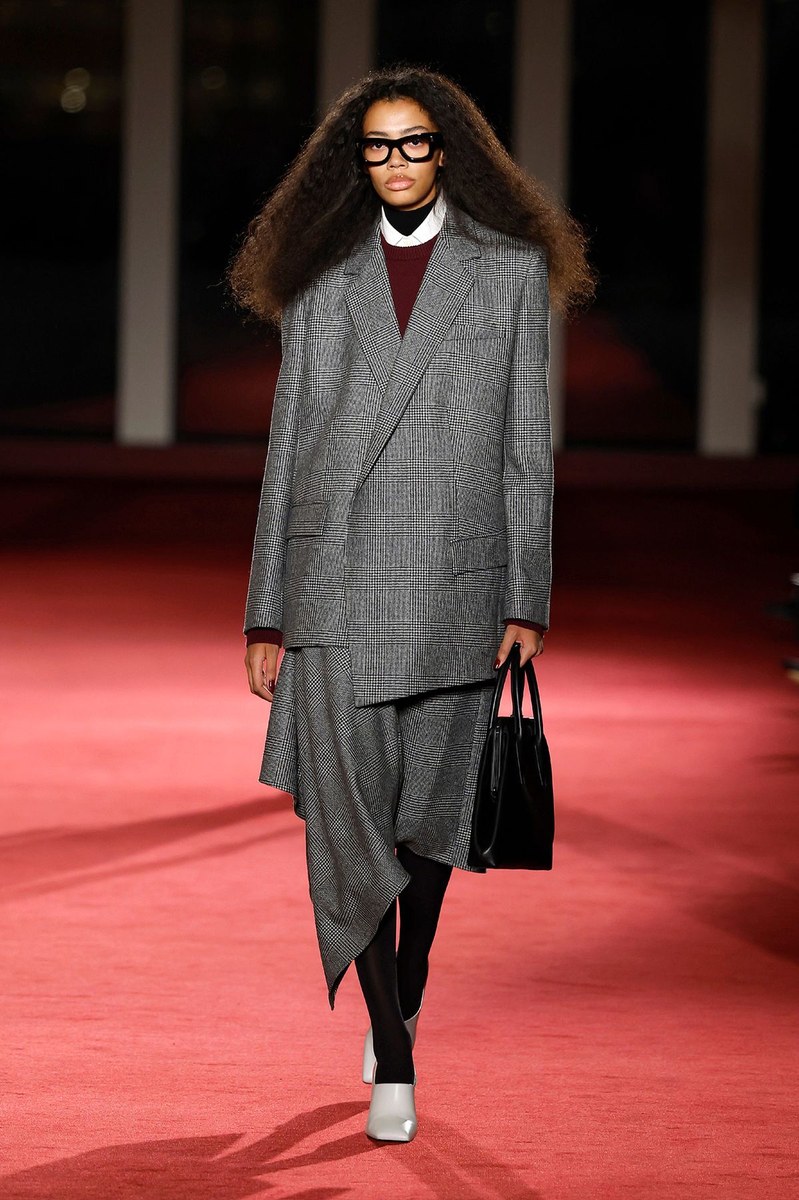 Look 28
