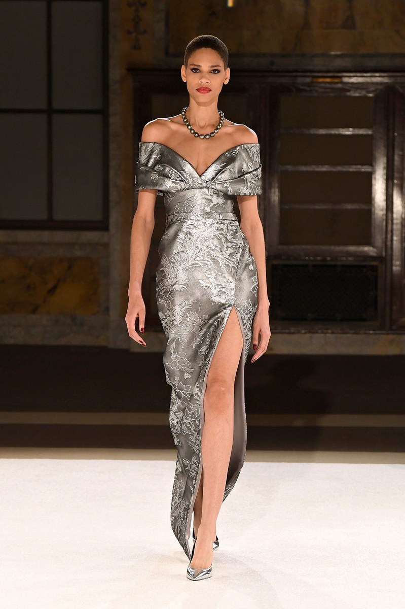 Look 10