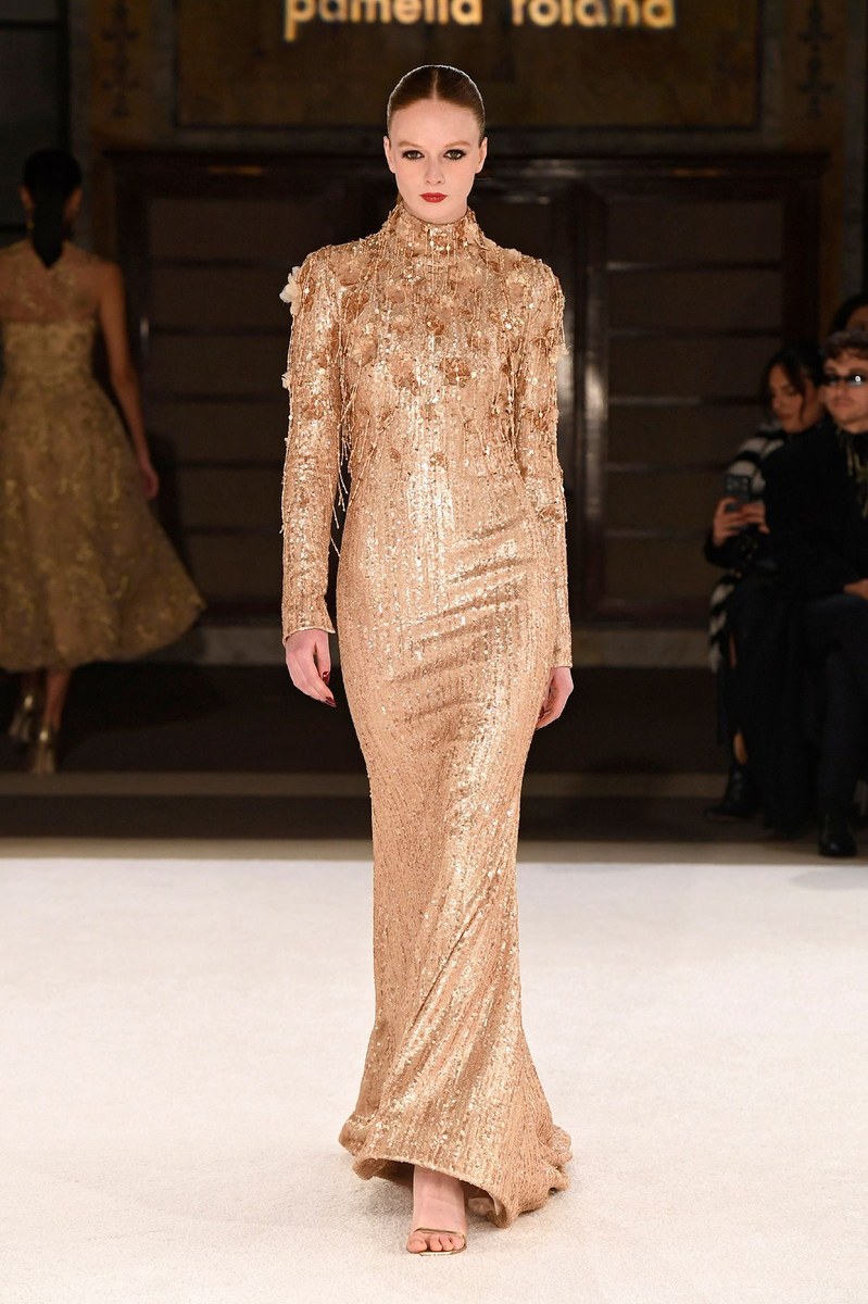 Look 16