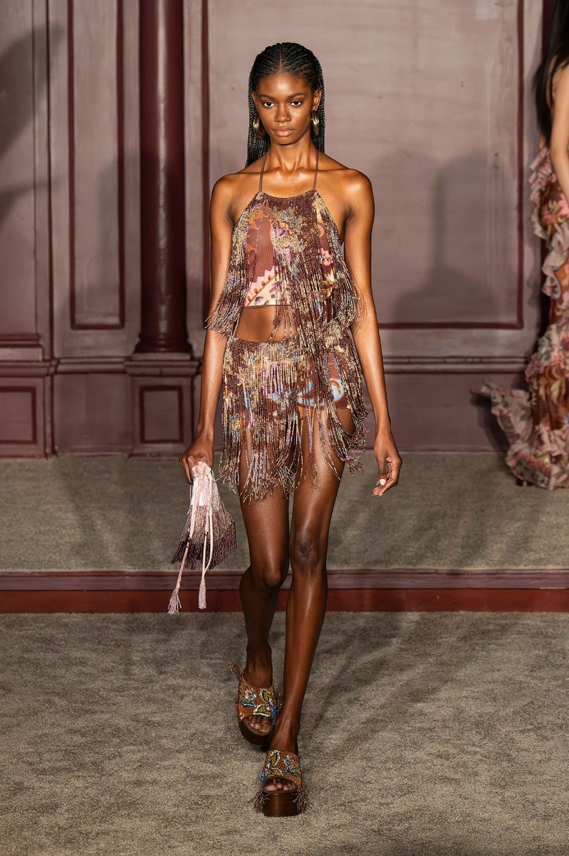 Look 16
