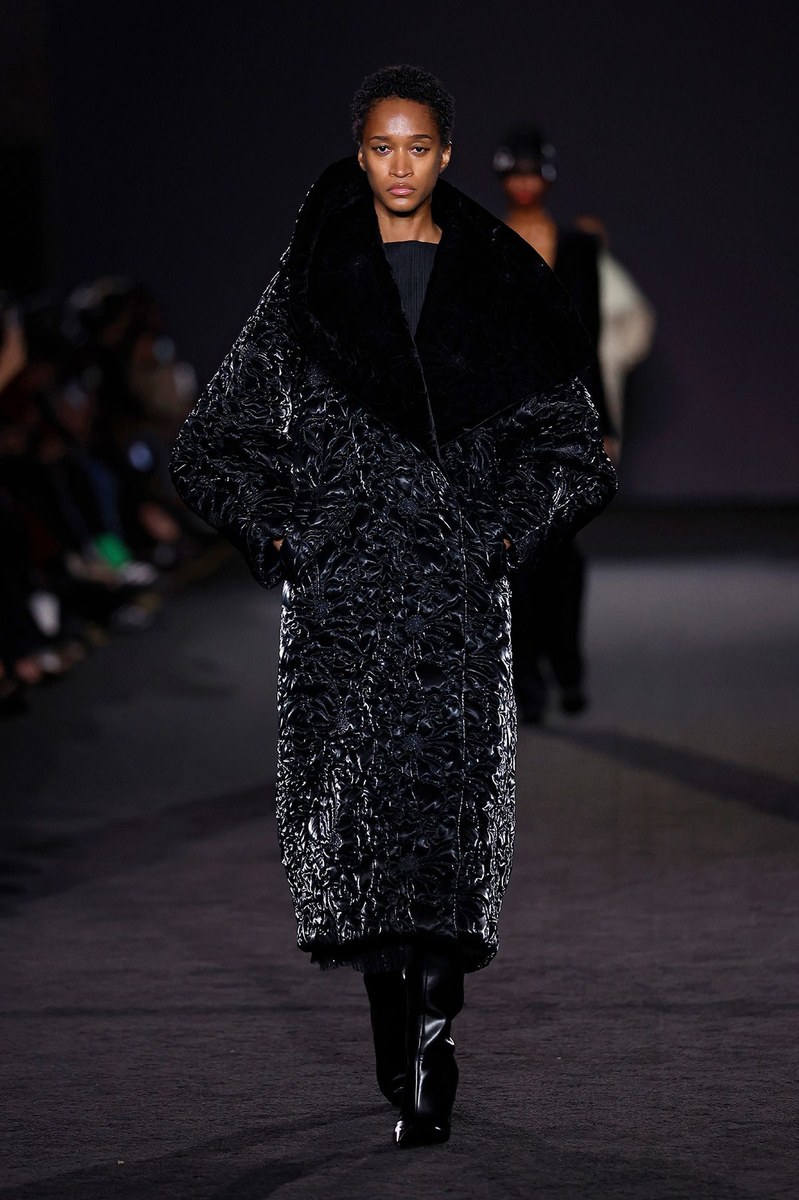 Look 3
