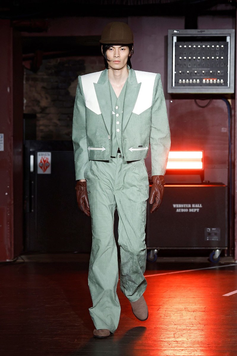 Look 30