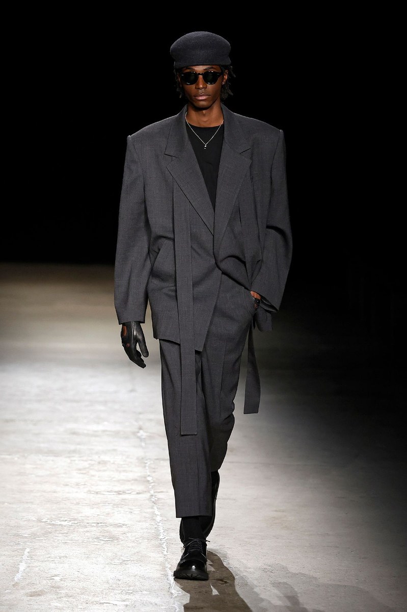 Look 15