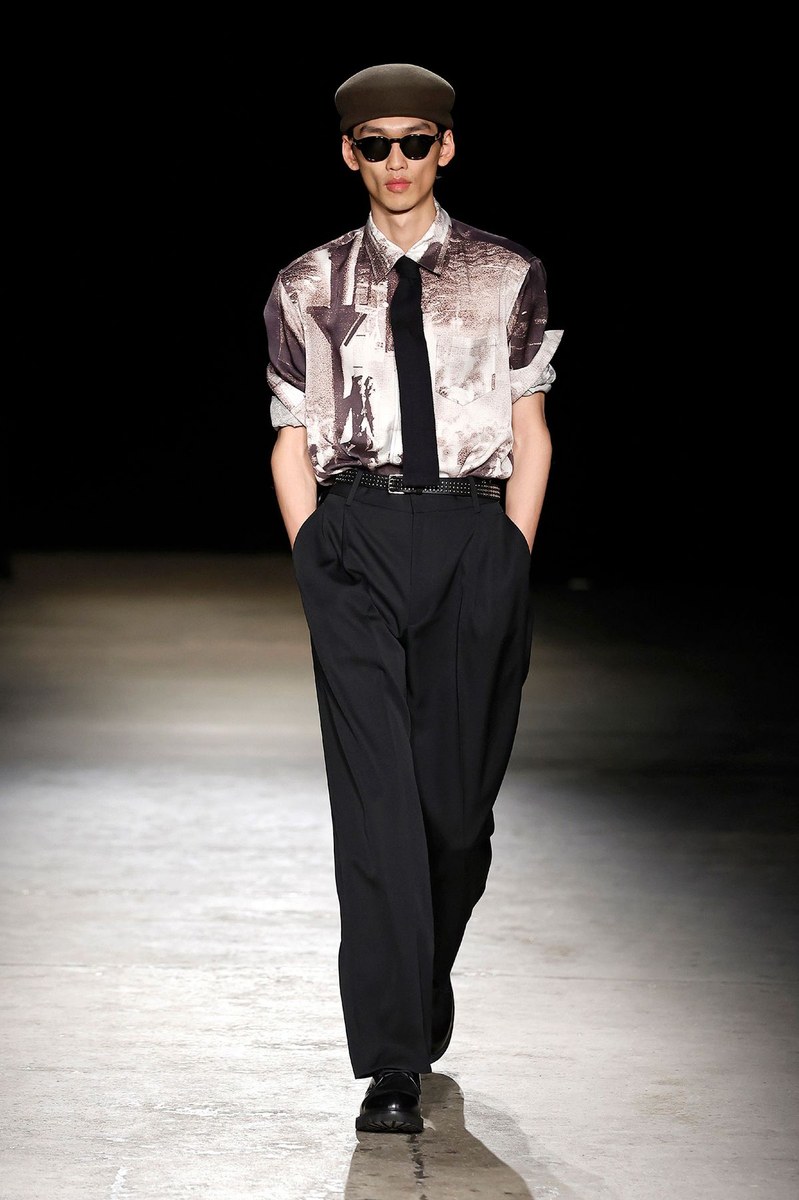 Look 16