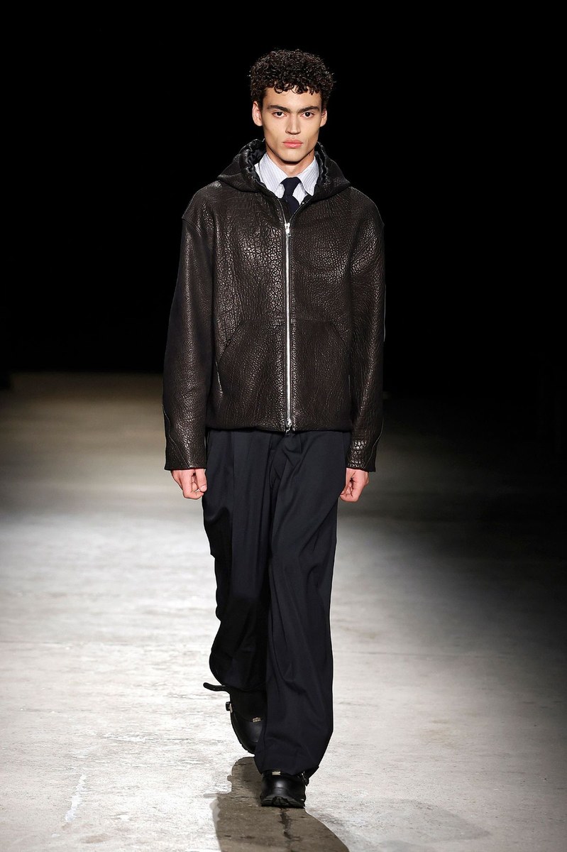 Look 30