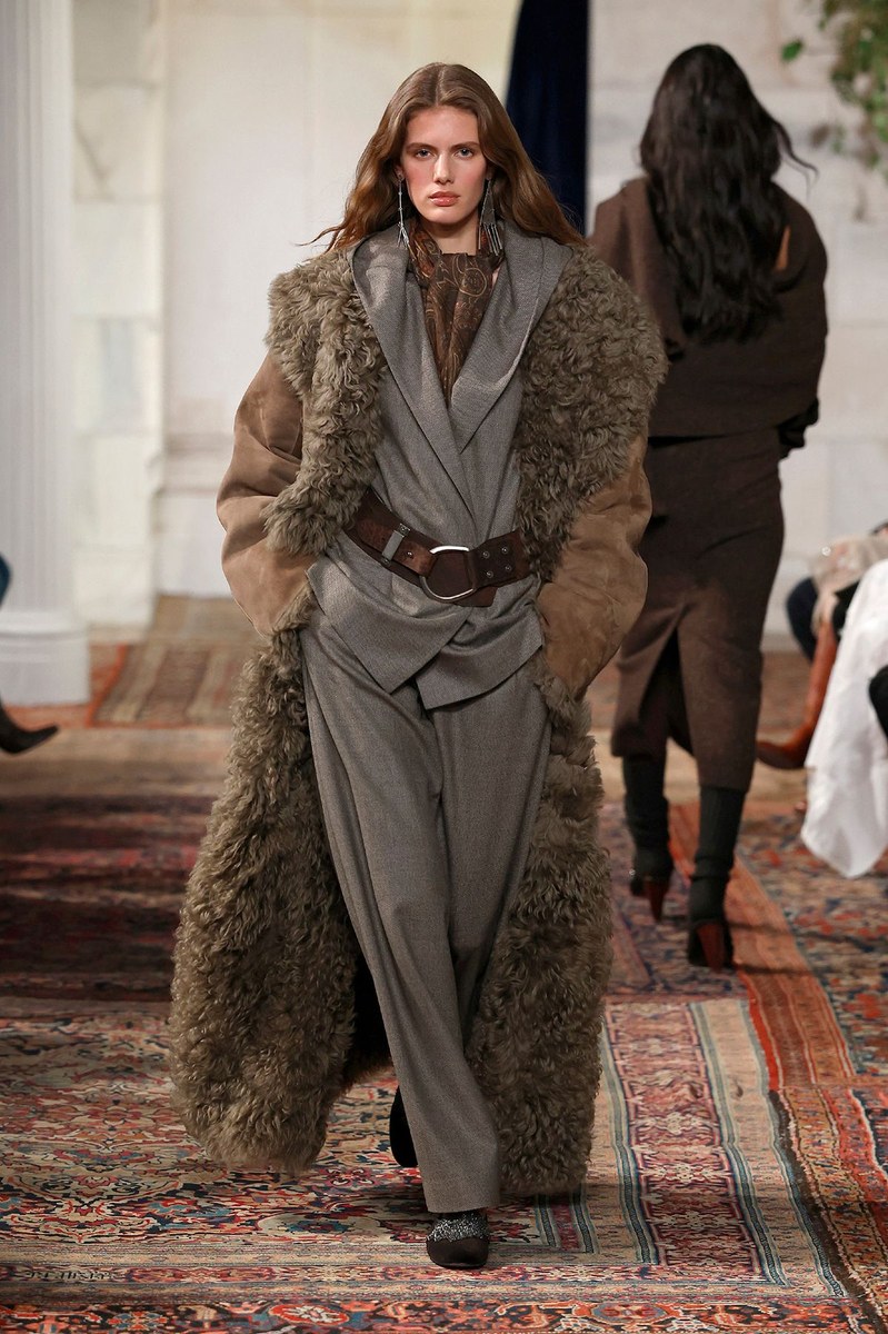 Look 10