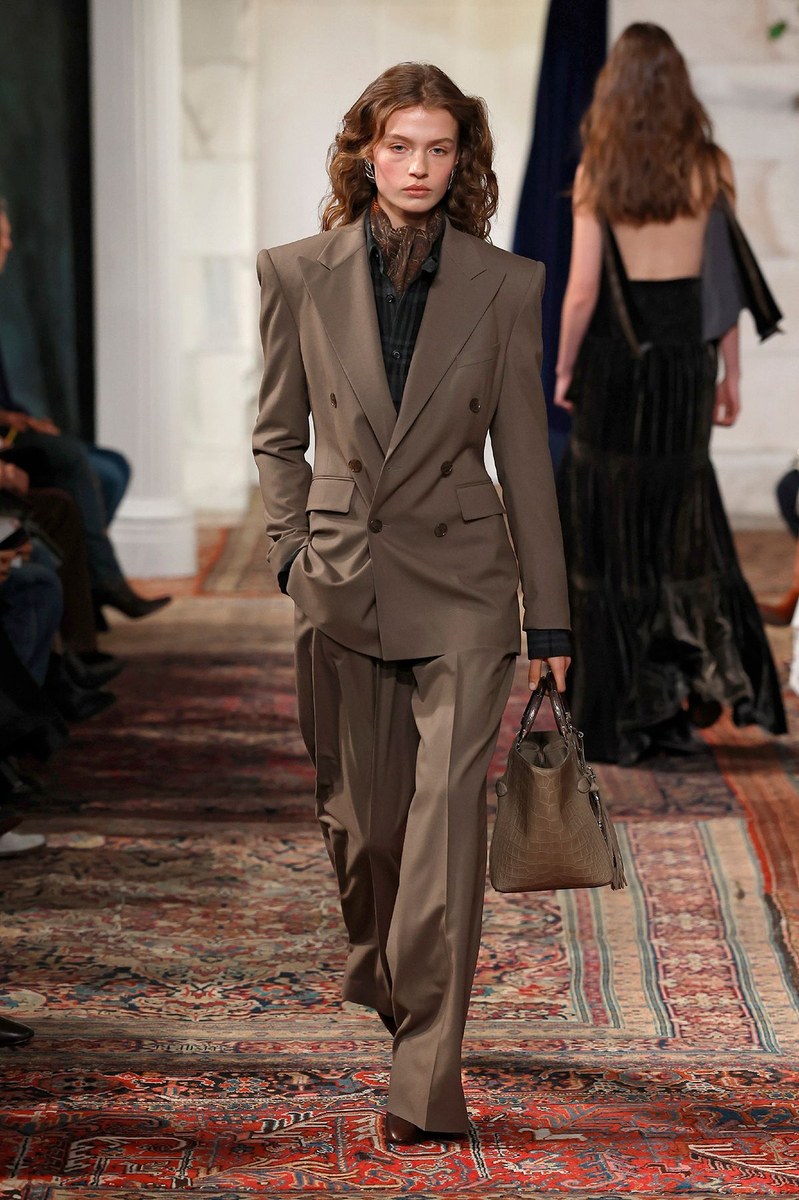 Look 13