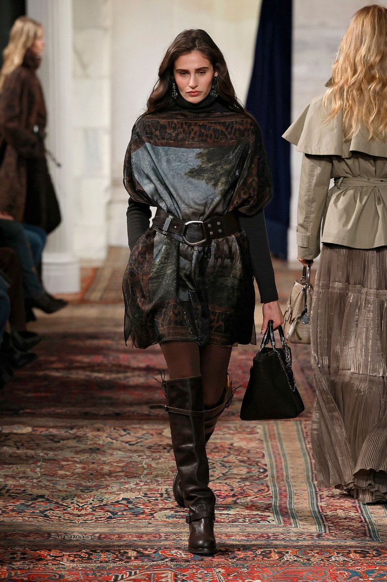 Look 18