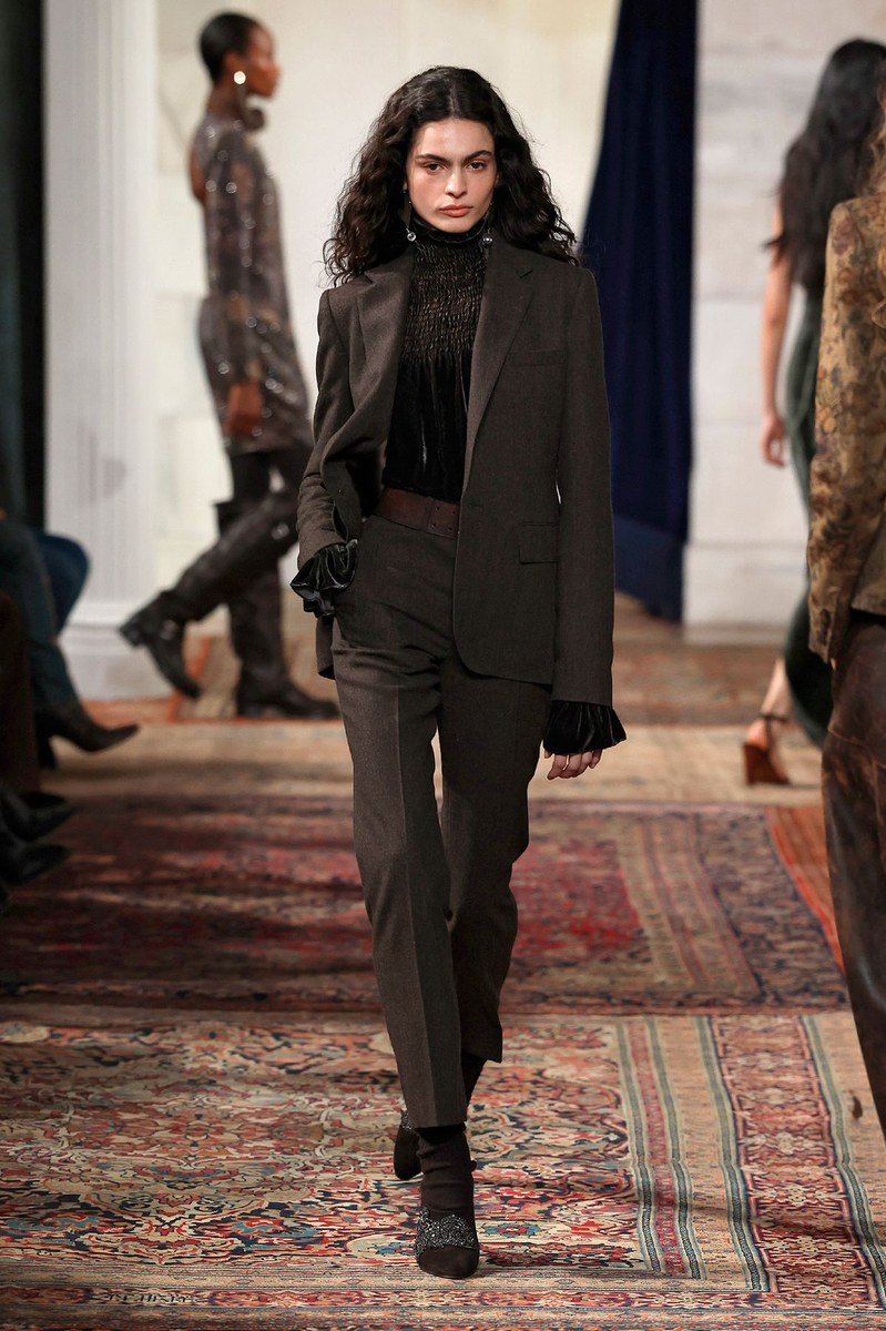 Look 27