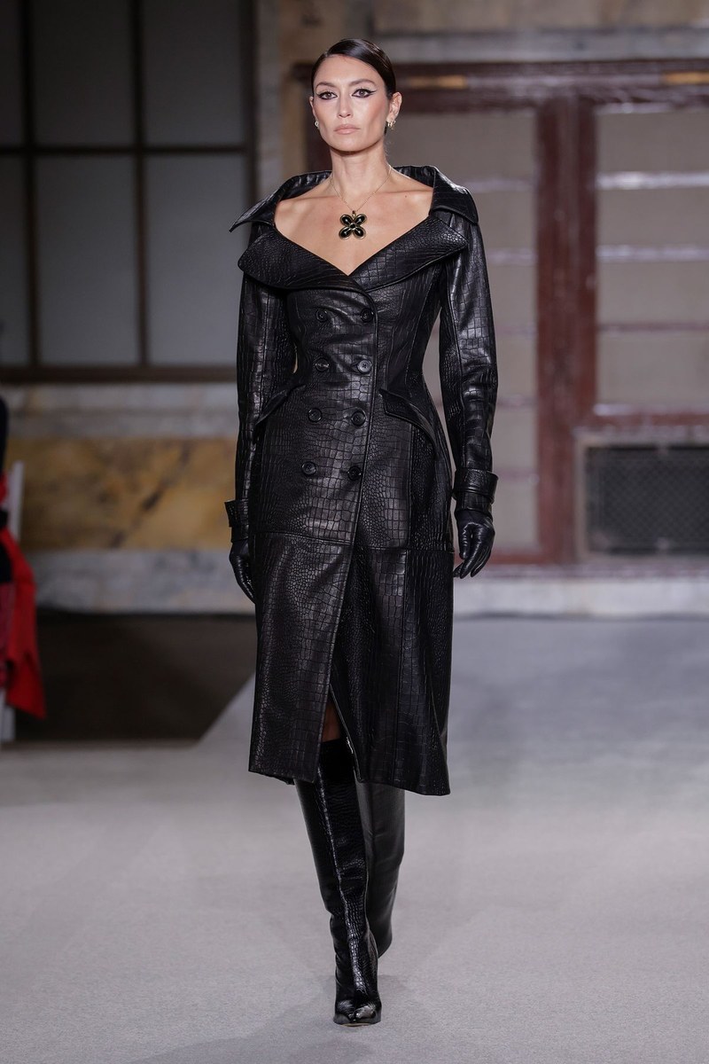 Look 10