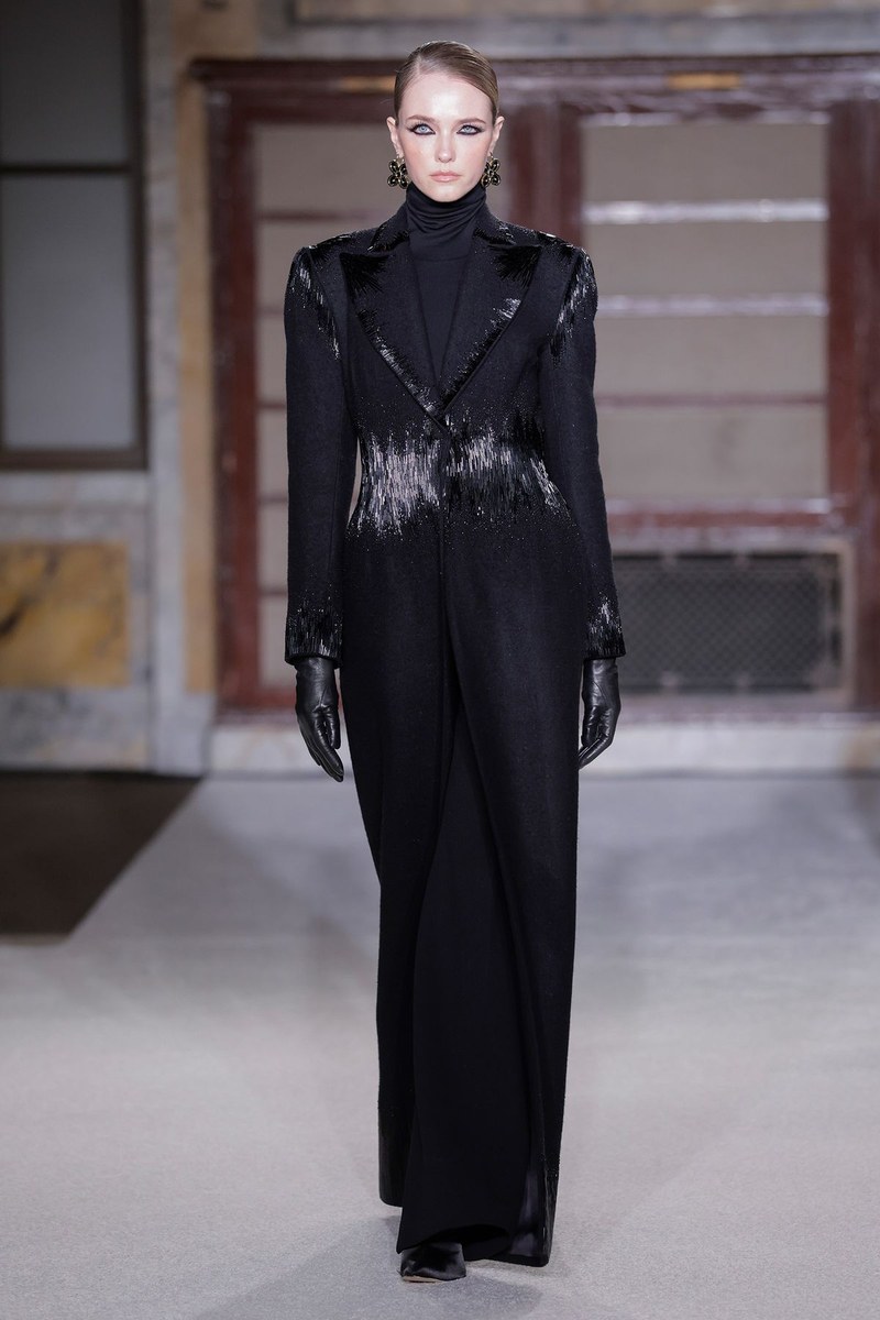 Look 16