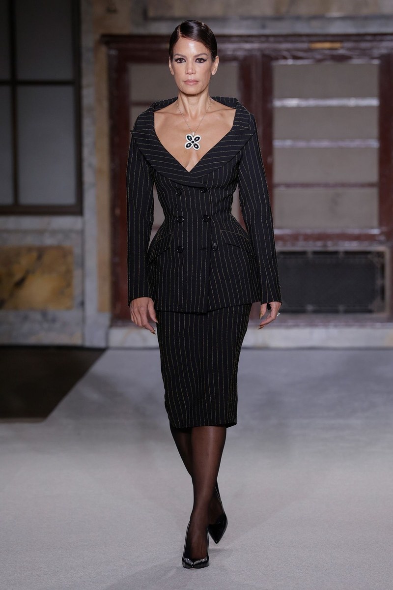 Look 27