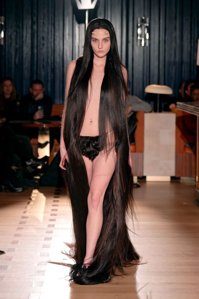 Look 3