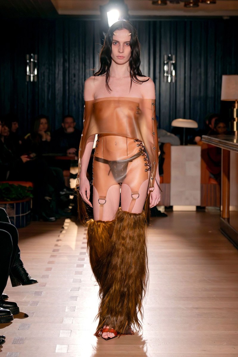 Look 11
