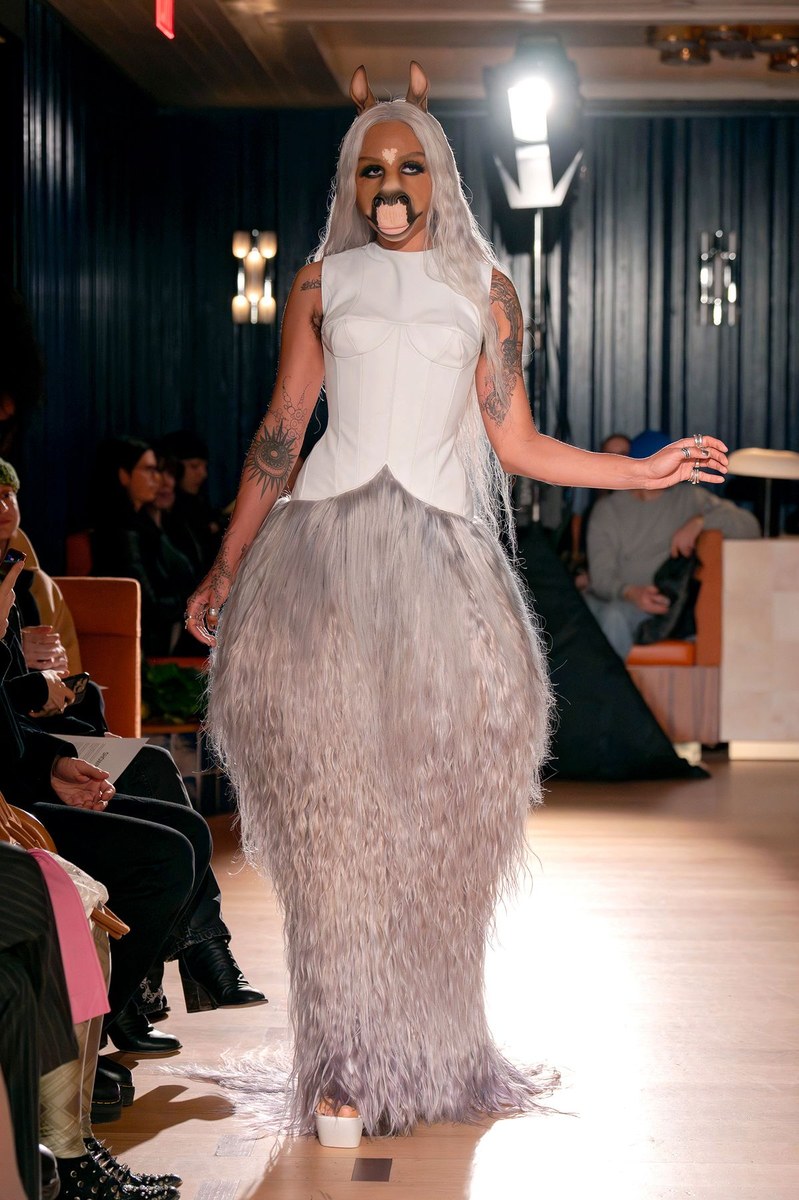 Look 17