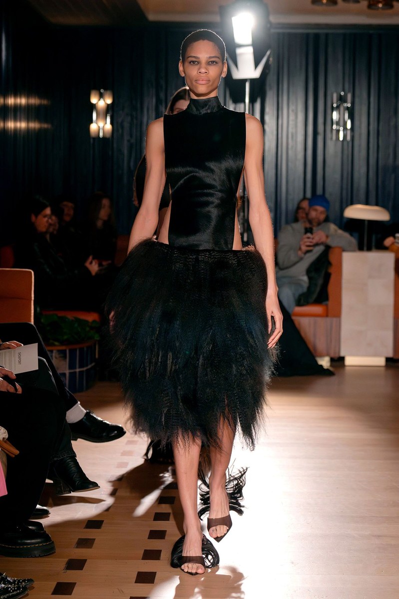 Look 18