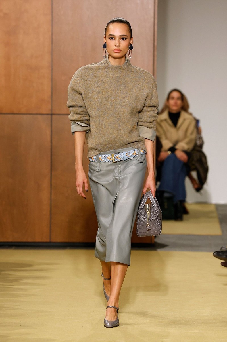 Look 7