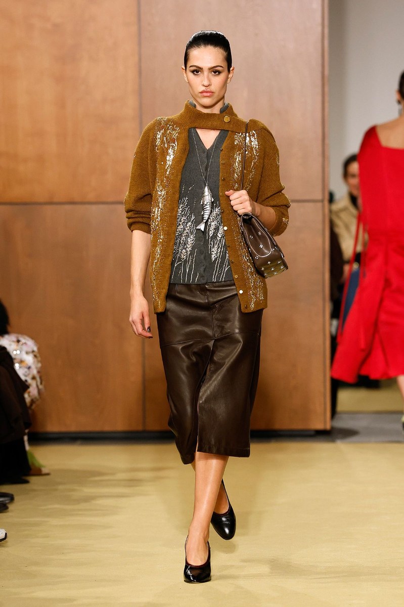 Look 15