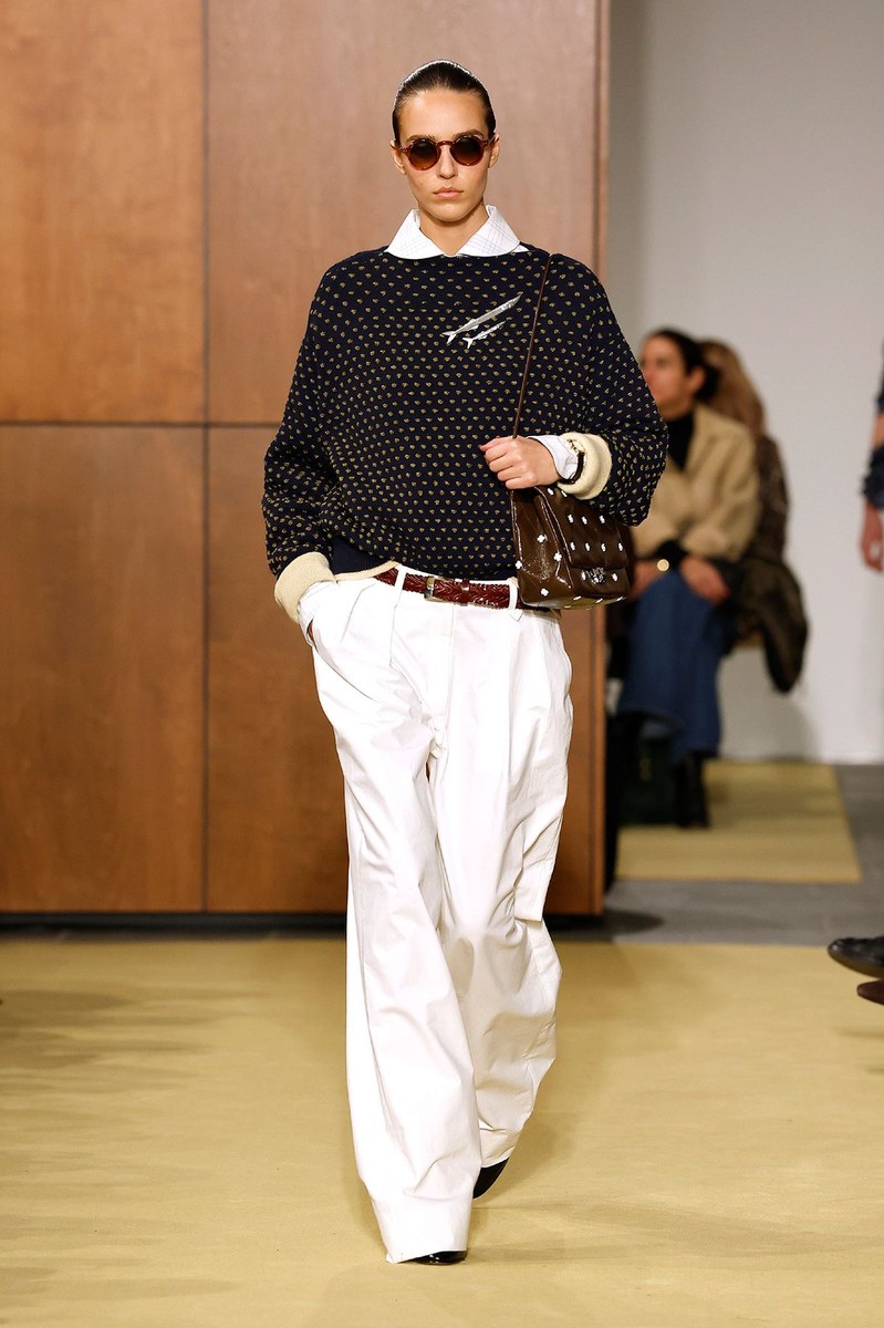 Look 16