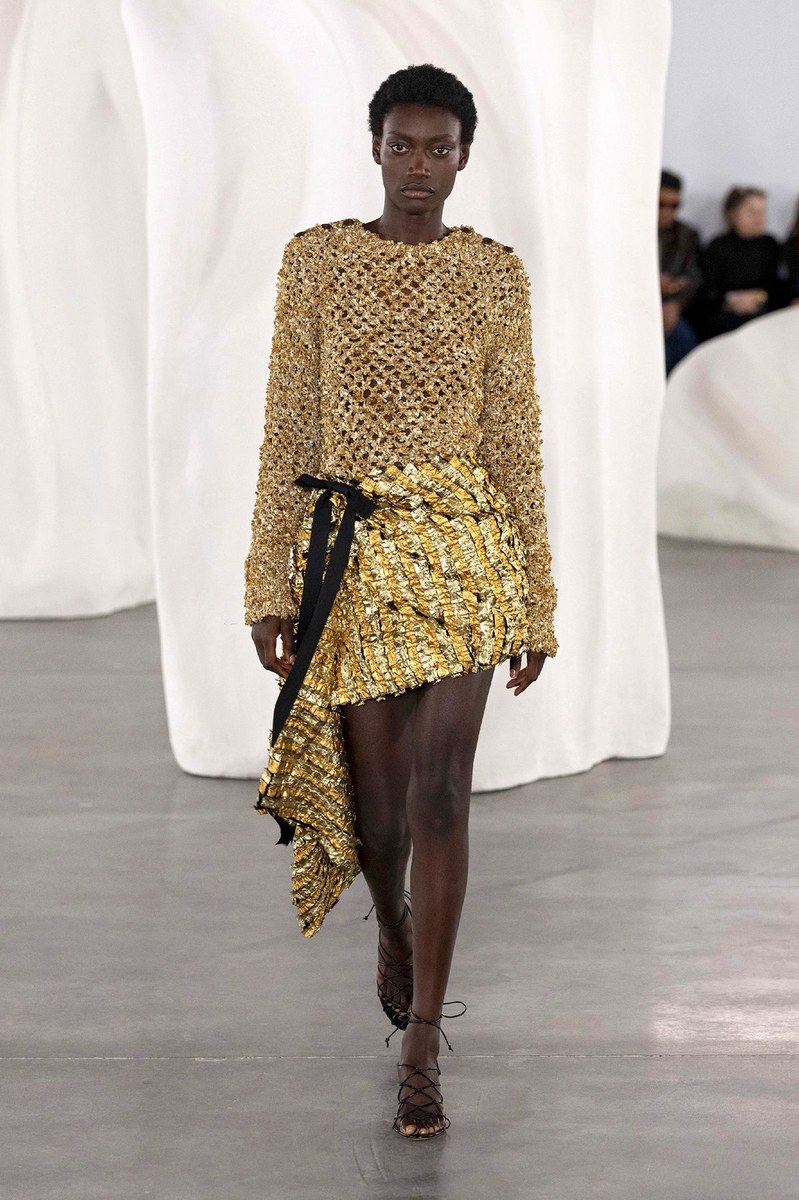 Look 10