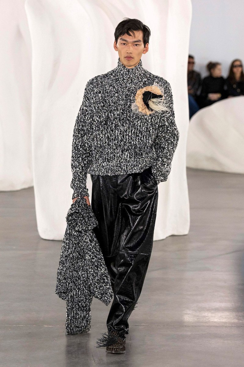 Look 12