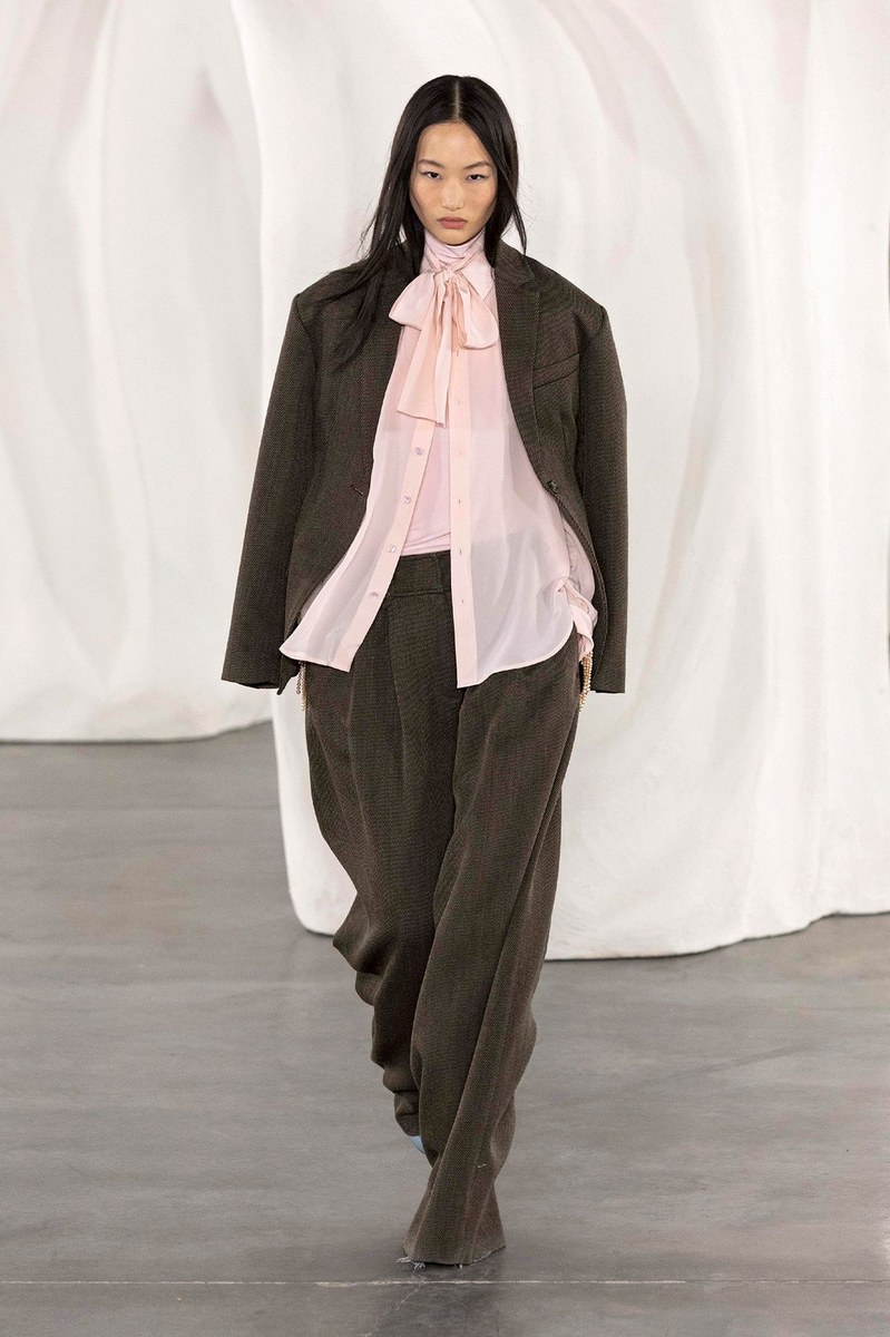 Look 18