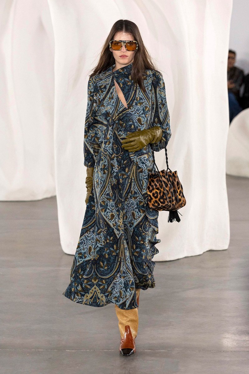 Look 32