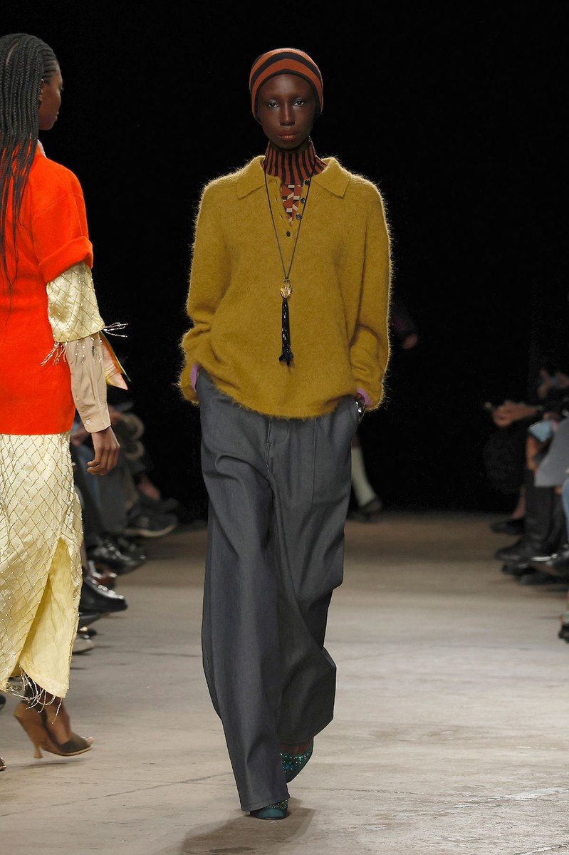 Look 15