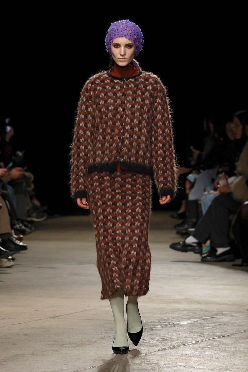 Look 16