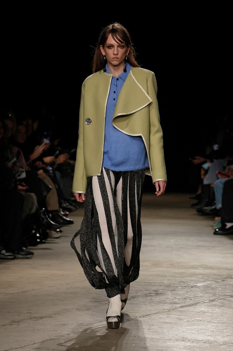 Look 24