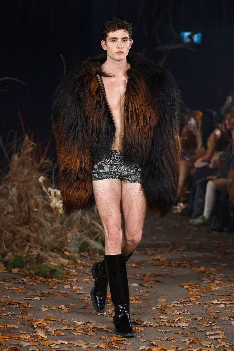 Look 3