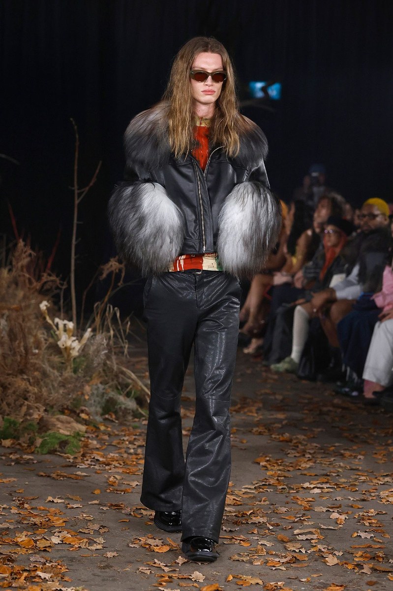 Look 16