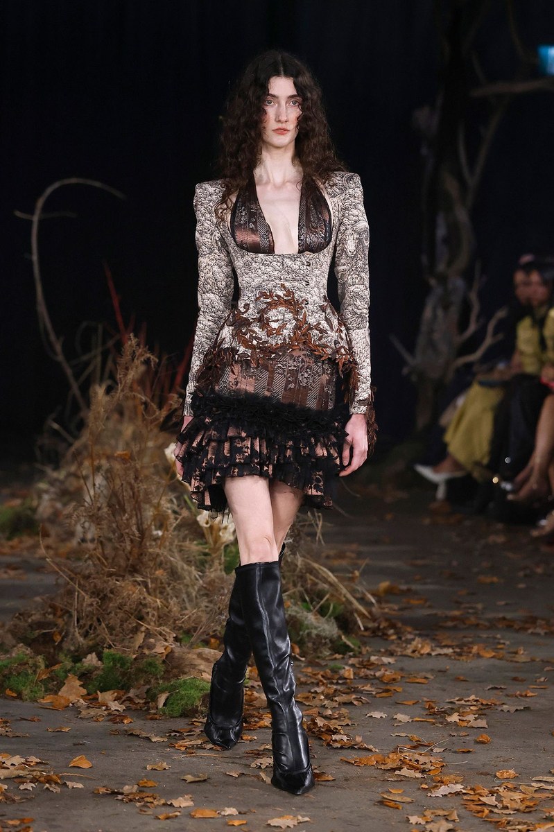 Look 30