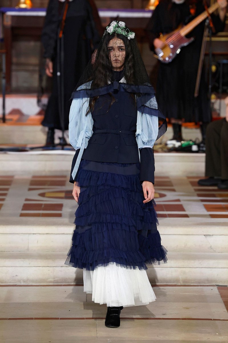 Look 18