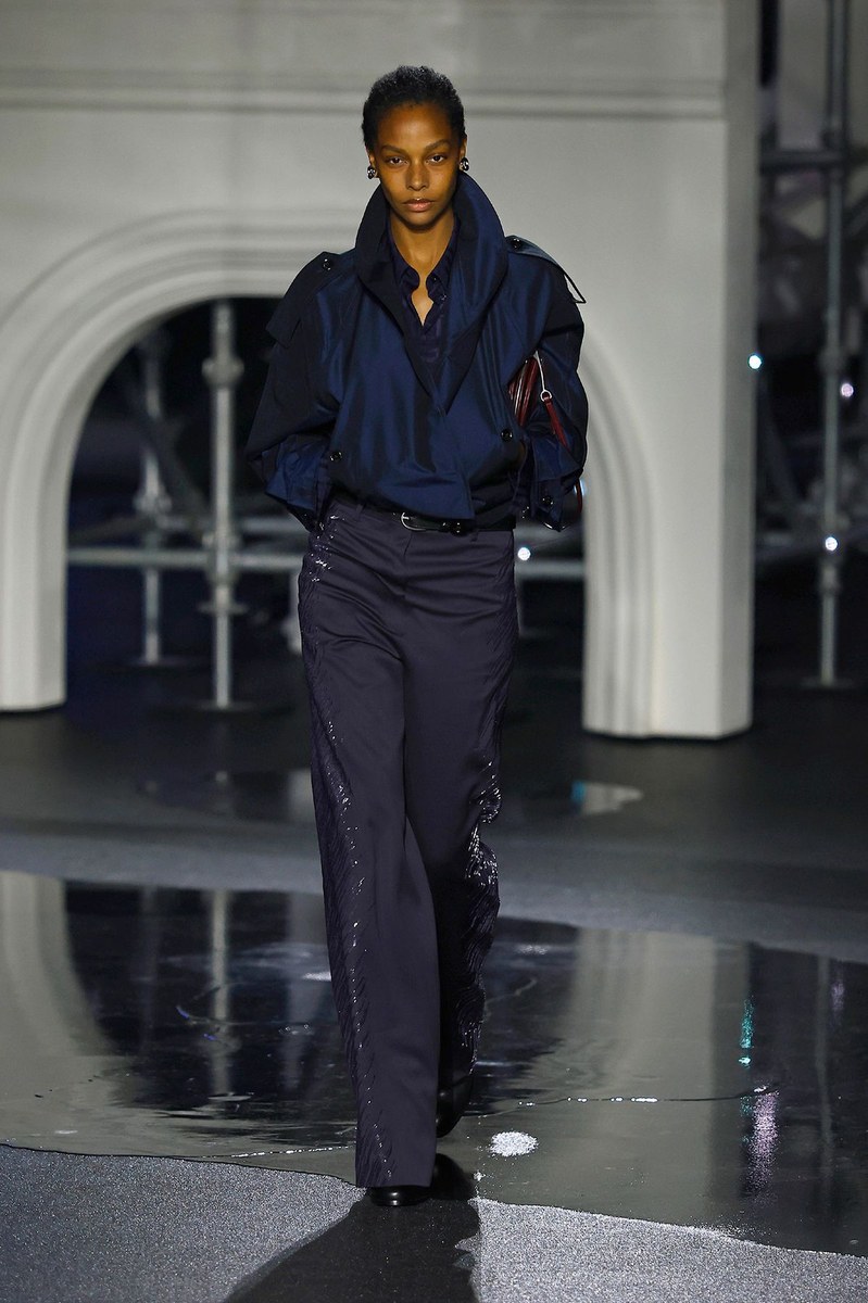 Look 11