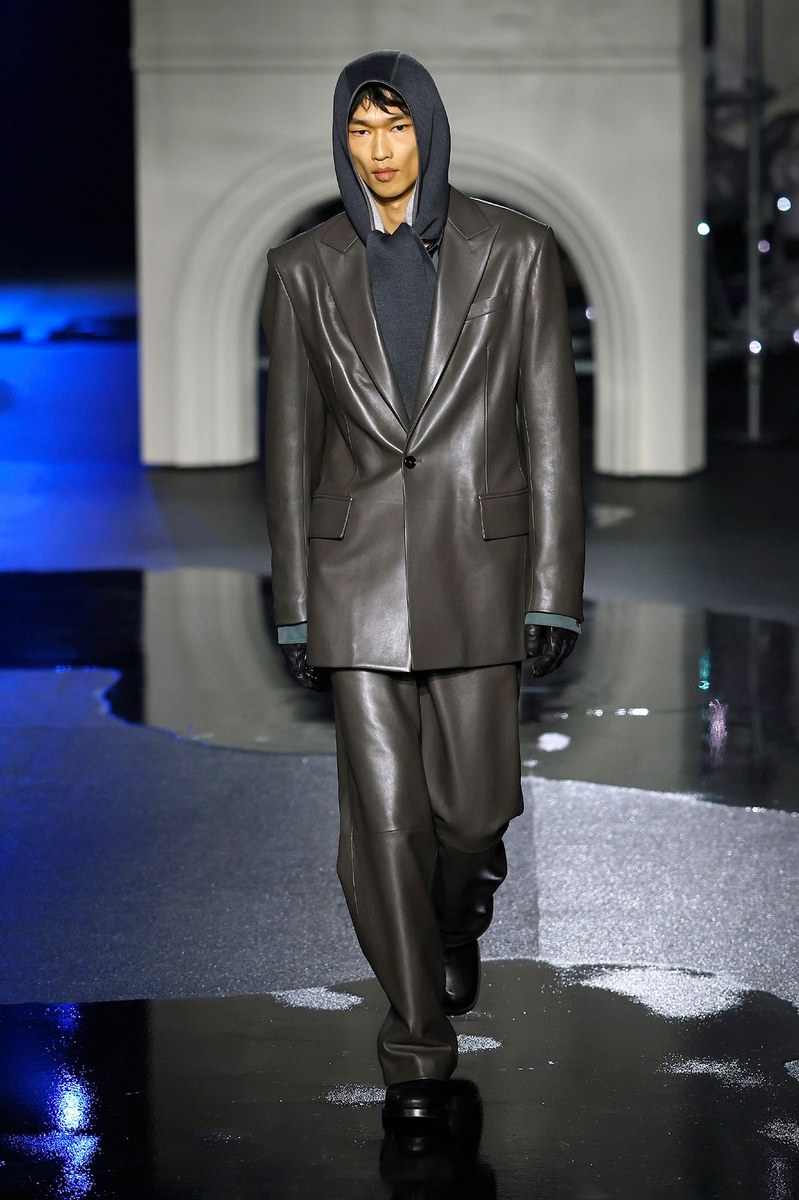 Look 12