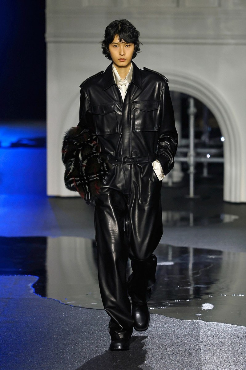 Look 17