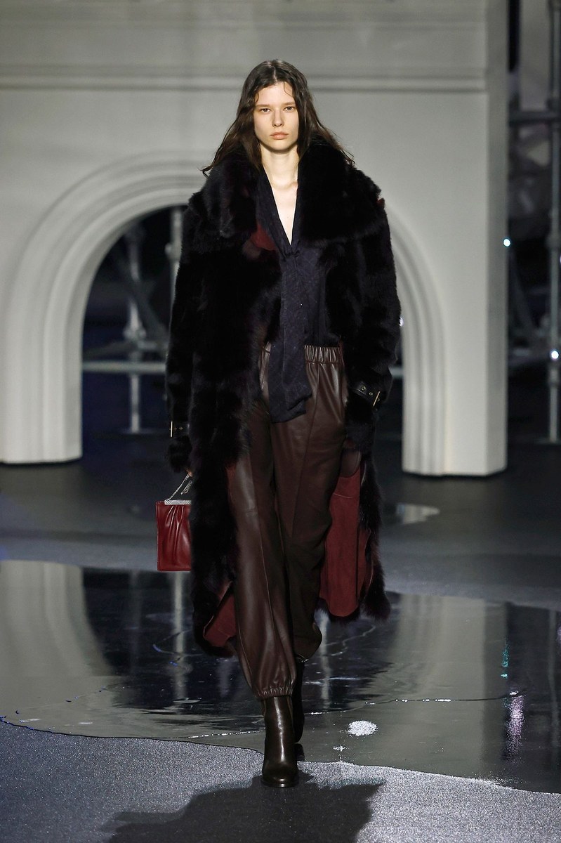 Look 18