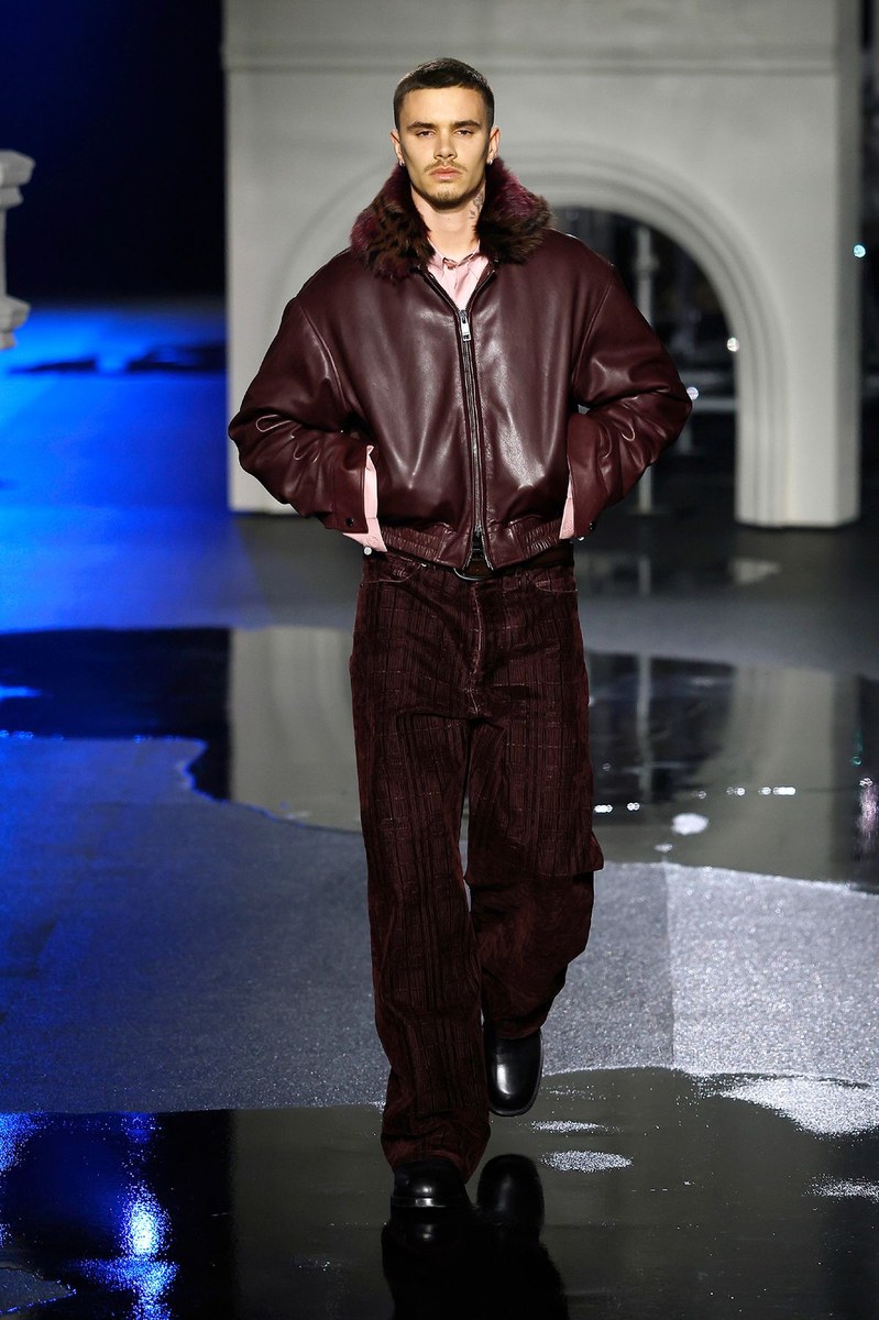 Look 19