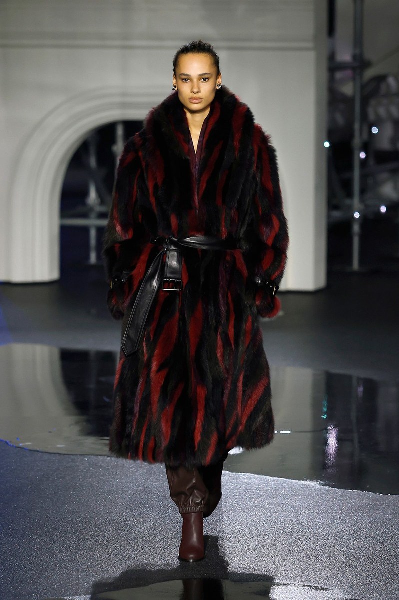 Look 25