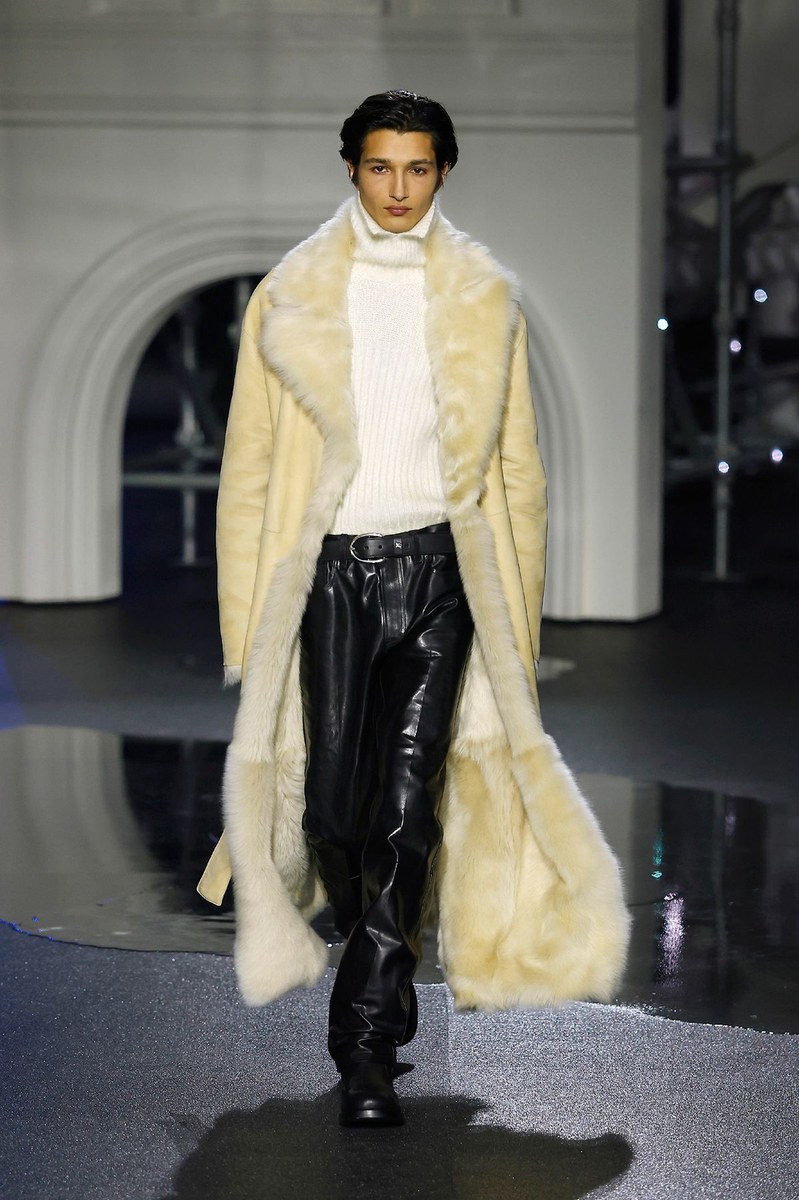Look 27
