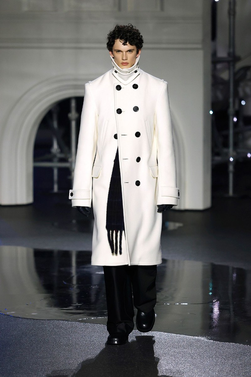 Look 30
