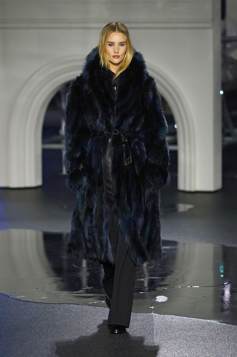 Look 48
