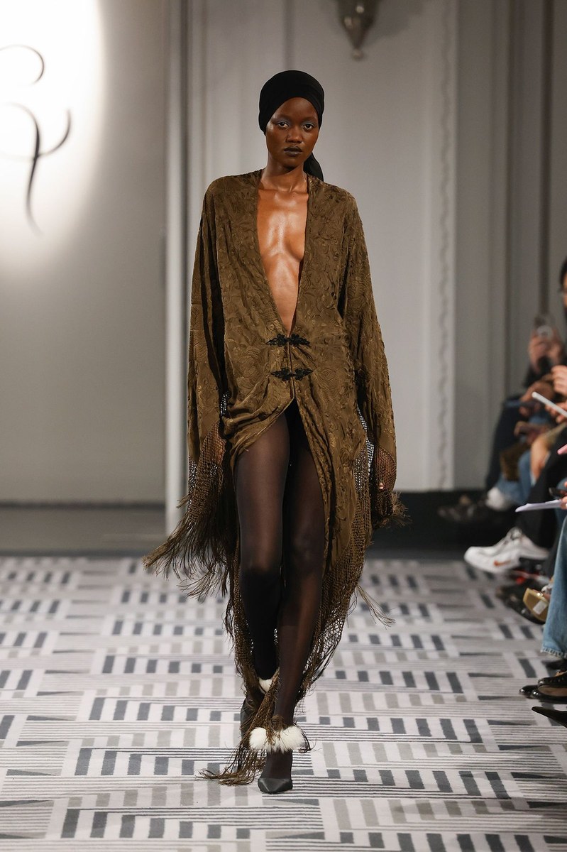 Look 16