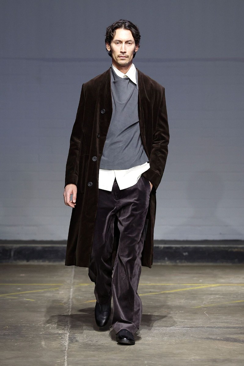 Look 16