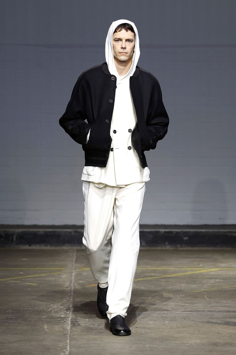Look 19