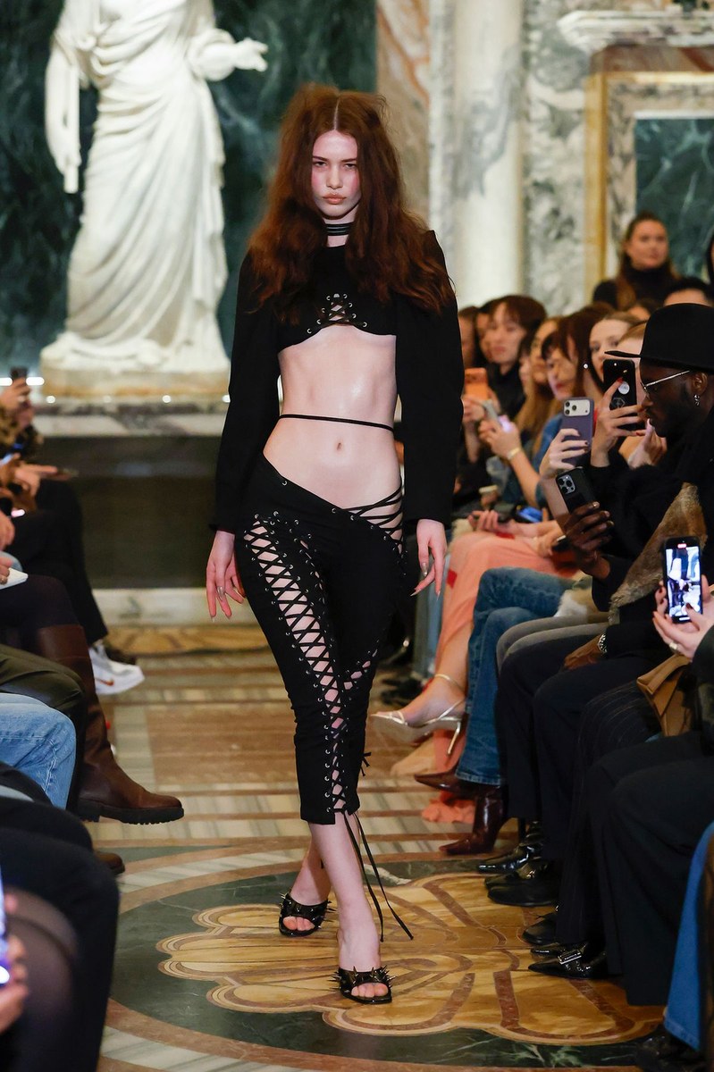 Look 10