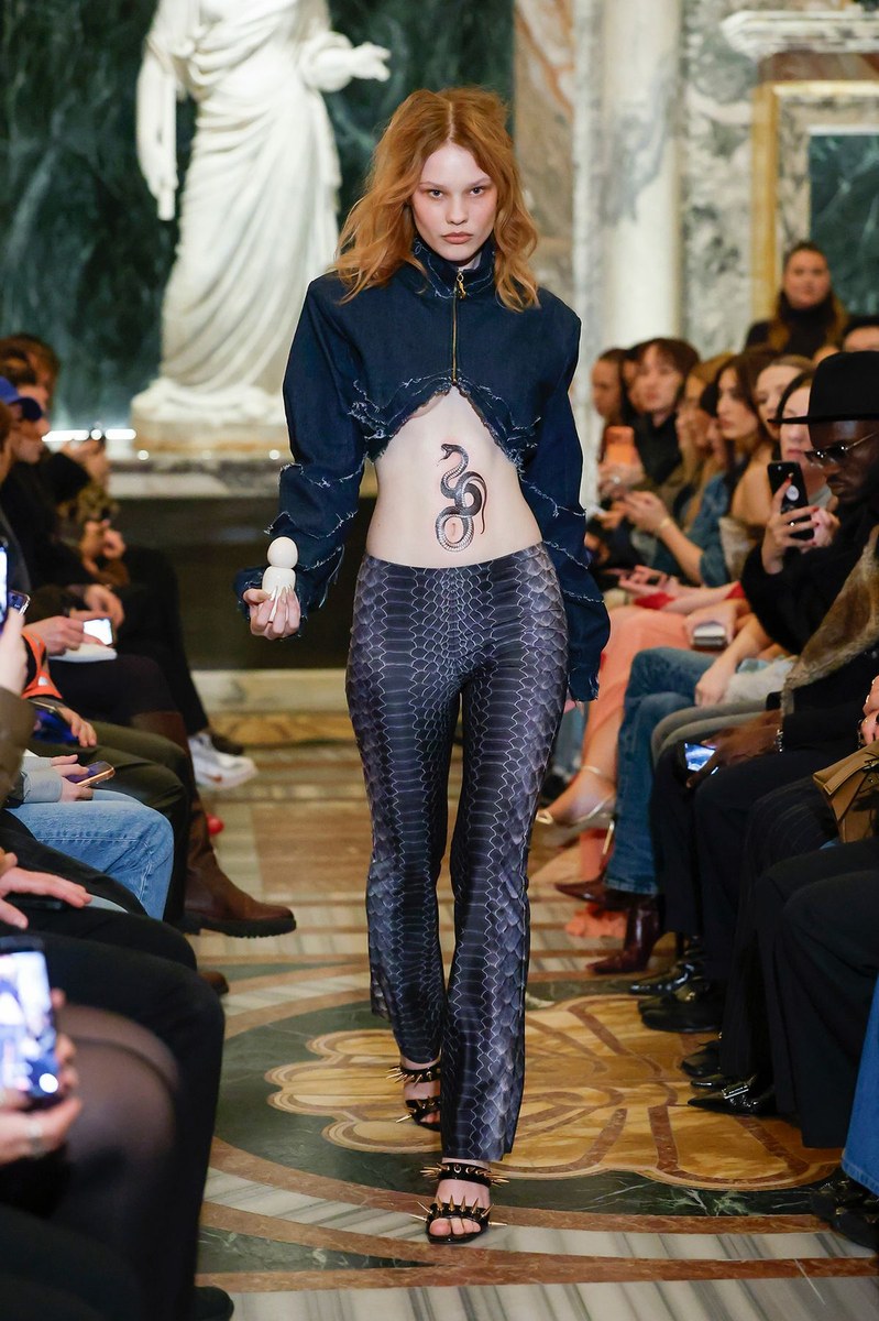 Look 11