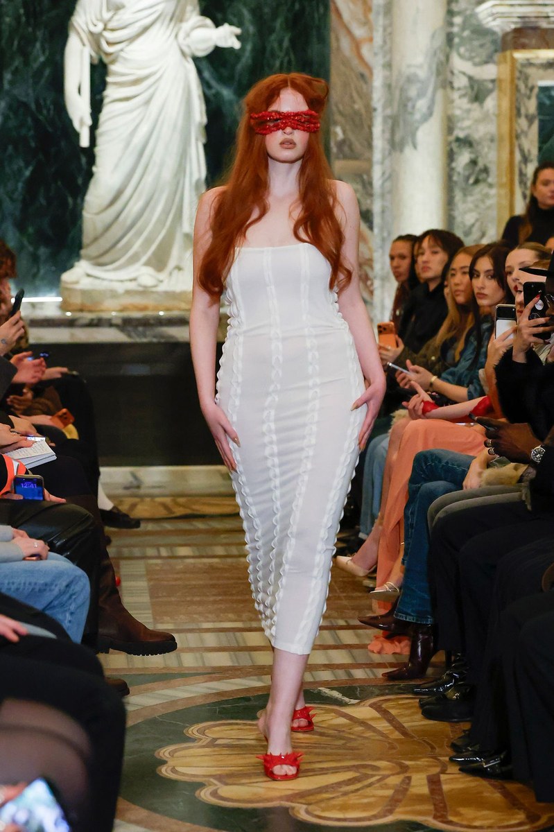 Look 18
